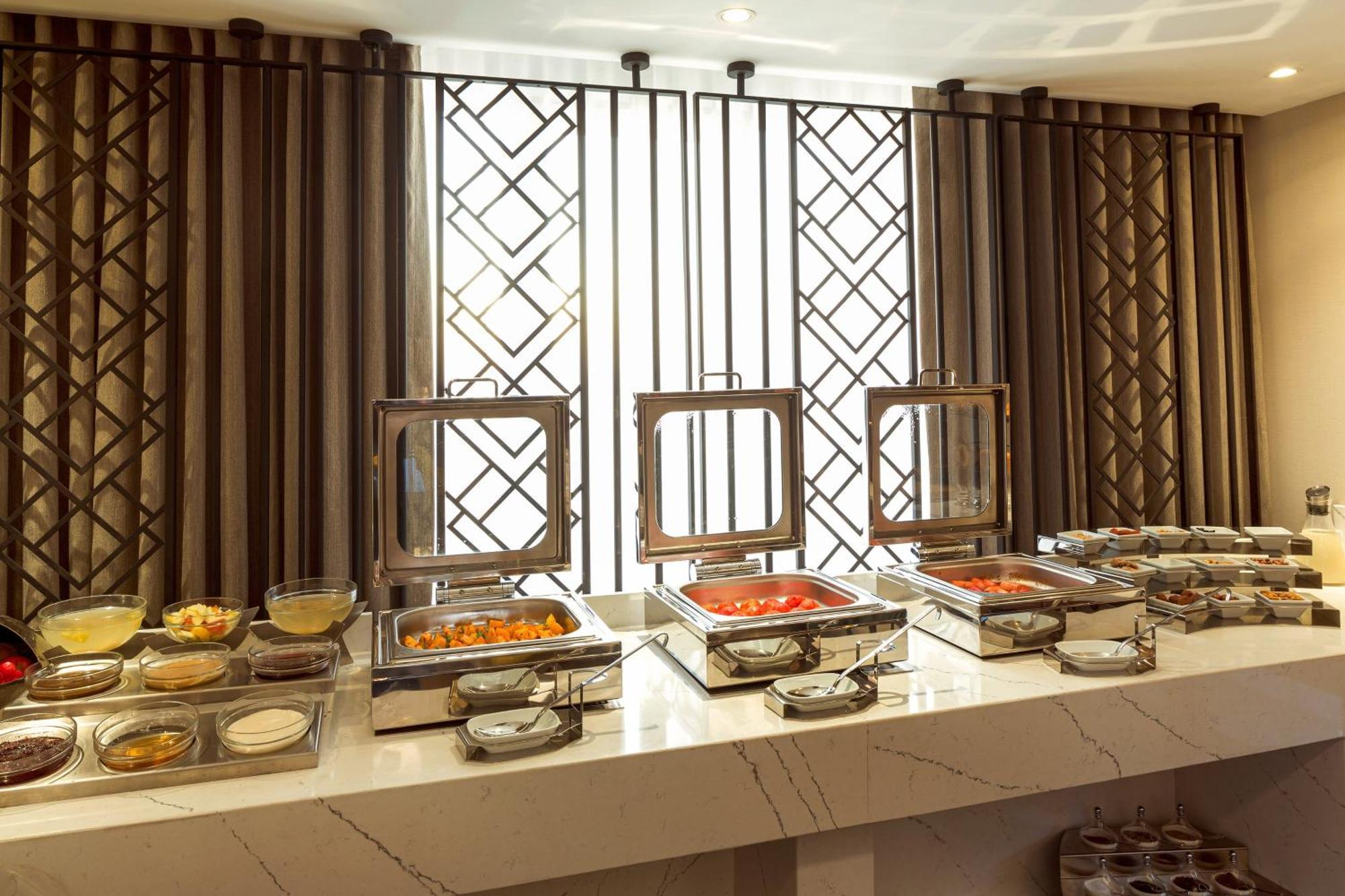 Sheraton בישקק מראה חיצוני תמונה